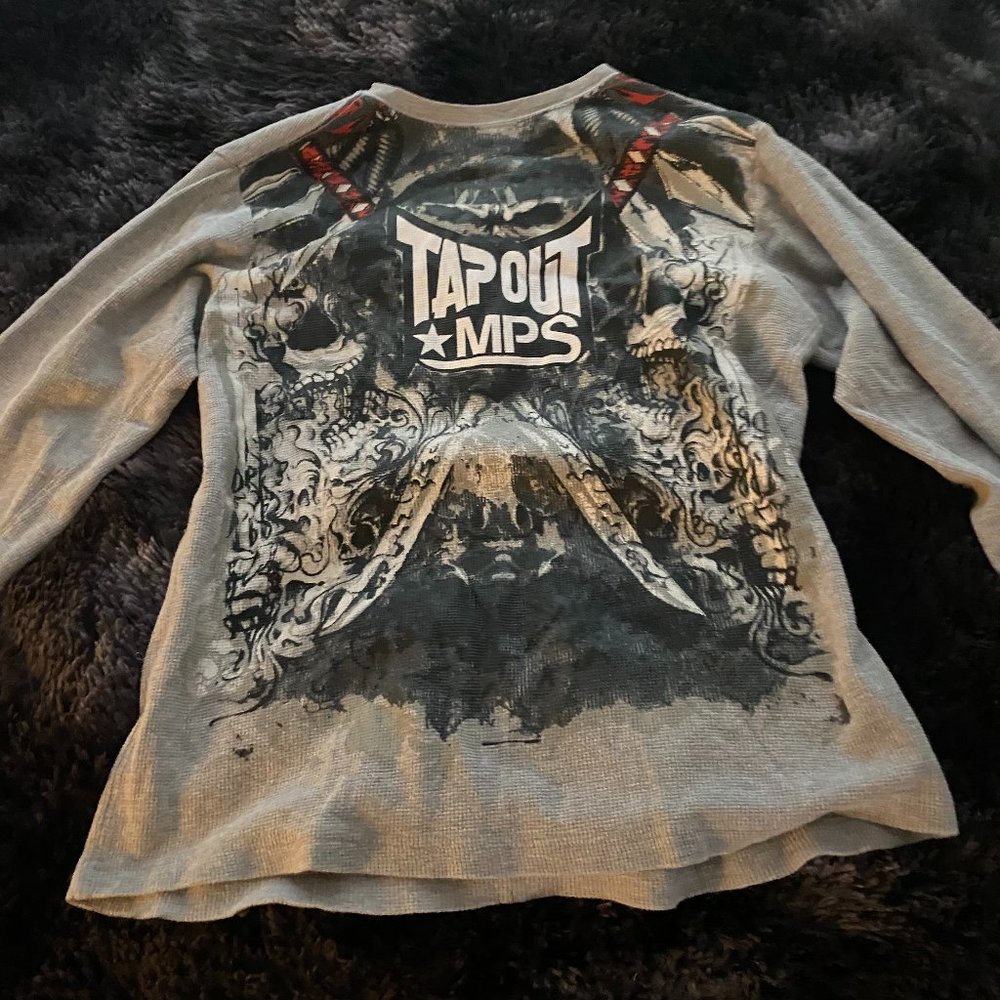 Medium Tapout MPS long sleeve shirt